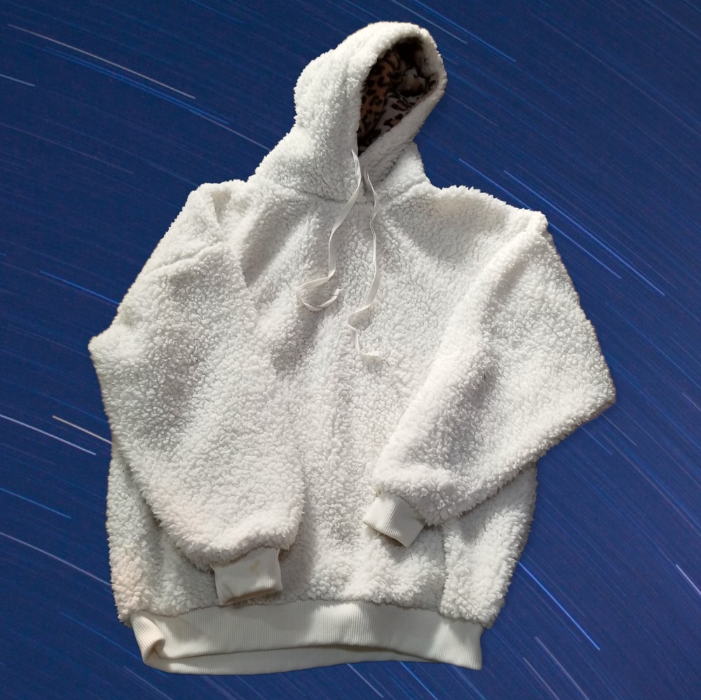 Super soft, fluffy,fuzzy fleece hooded pullover, with animal print lined hood M